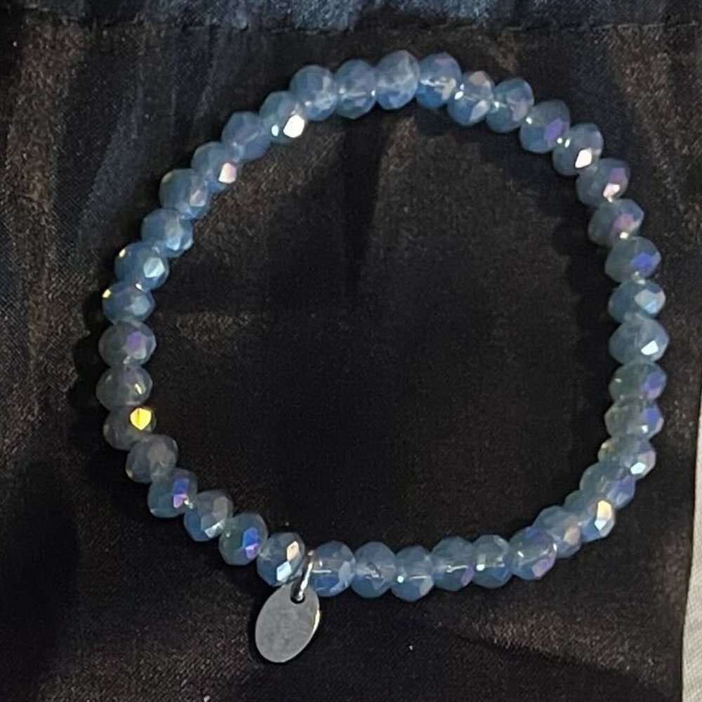 Tocara Sylvie Anne FB70003 Grey Aurora Borealis Crystal Stretch Bracelet | C$14